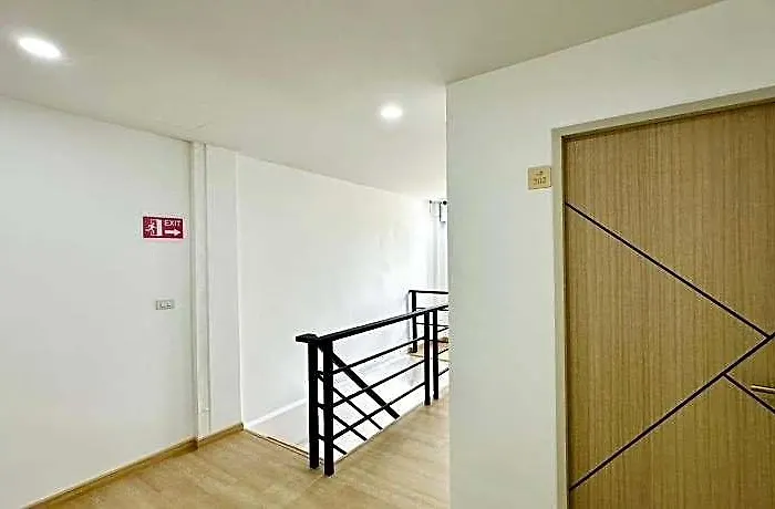The Cozy77 - No Parking 3*
